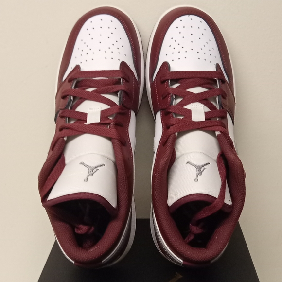 Air Jordan 1 Low (GS) - Picture 9 of 13